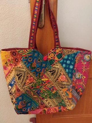 Bolso grande patchwork lentejuelas y abalorios