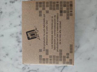 Cartera de piel negra