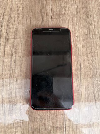 iPhone 11 Rojo 128GB + Cargador