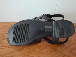Sandalias cangrejeras negras