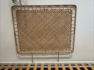 Estructura de cama individual con (o sin) cabecera