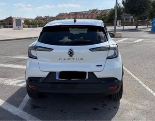 Renault Captur 2024 ETech Techno 145cv