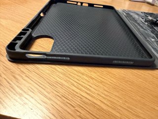 Funda iPad A16 con Teclado y Cable