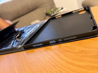Funda iPad A16 con Teclado y Cable