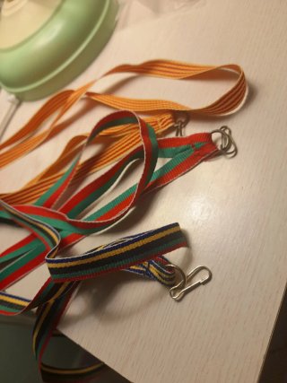 Lote 3 medallas deportivas + 7 cintas