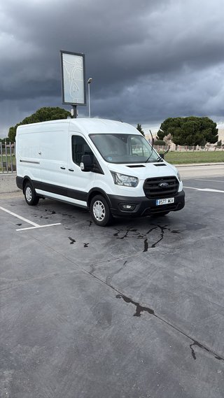 Servicio de transporte con furgoneta grande