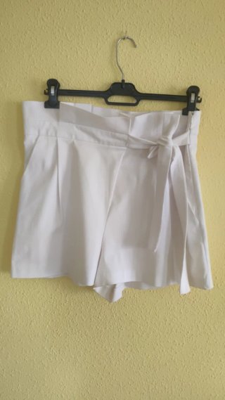 Pantalón corto blanco