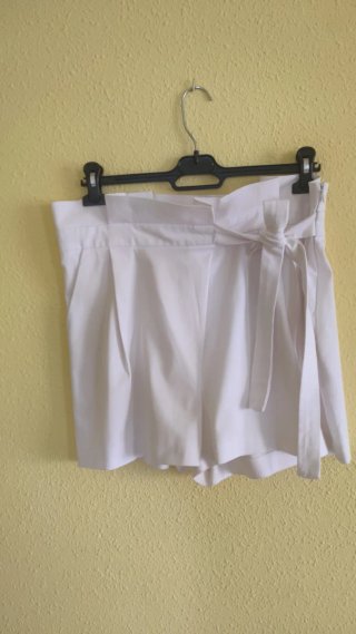 Pantalón corto blanco
