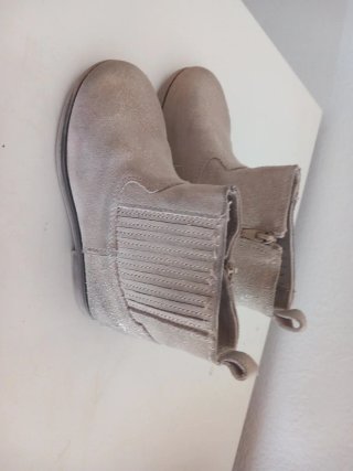 Botines Zara Beige y Plateados 26