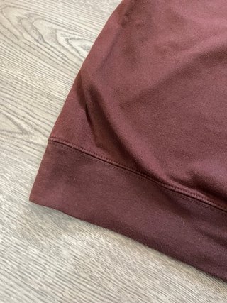 Sudadera marrón con capucha