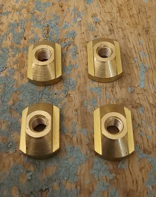 Kit 4 tuercas T-Nut latón