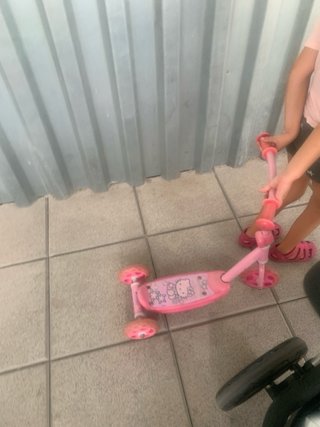 Patinete infantil Hello Kitty 3 ruedas urge