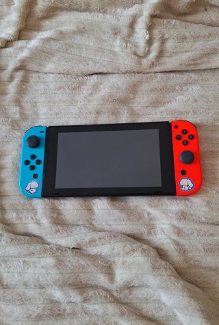 Nintendo Switch + 3 JUEGOS (Mario, Smash y Lego)