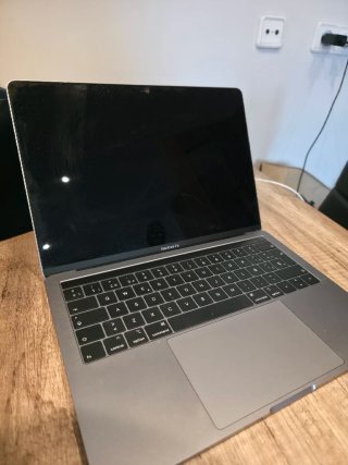 MacBook Pro 13 2019 i5 8GB 128GB