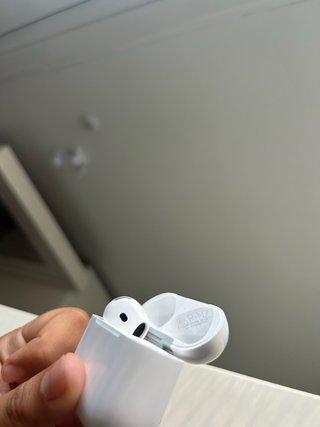 AirPods 4 ANC estuche A3059 + AirPod izq