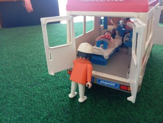 Ambulancia Playmobil 3456. Año1990      (No Envio)