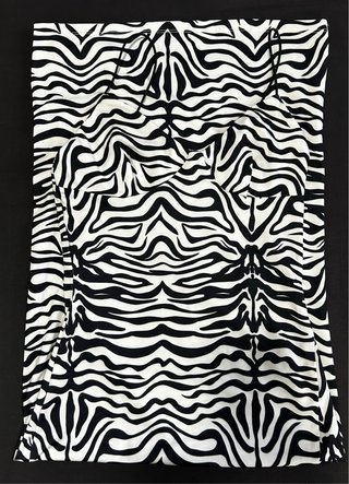 Vestido Breskar Animal Print Negro y Blanco