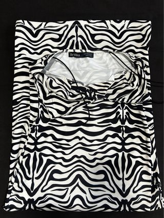 Vestido Breskar Animal Print Negro y Blanco