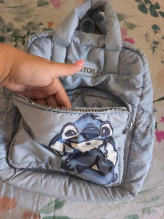 Mochila azul con diseño de Stitch