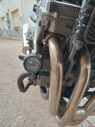 Suzuki GSF 600S Bandit Negra