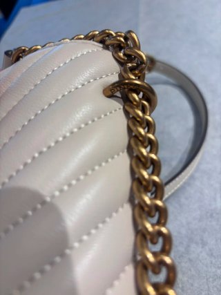 Borsa Love one classic chevron Pinko . Colore bian