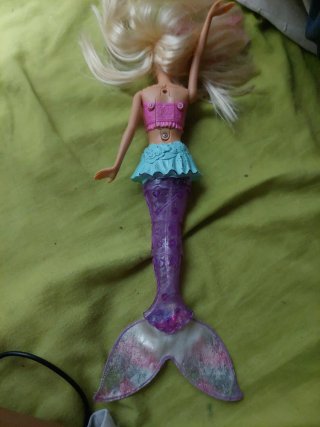 Barbie Sirena con cola brillante