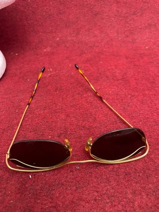 Gafas de sol vintage mujer negras y doradas