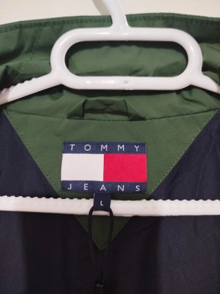 Chaqueta Tommy Jeans Verde Roja Blanca