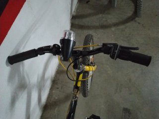 Bicicleta Infantil Btwin Negra y Amarilla