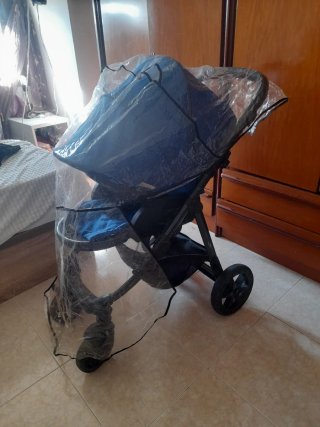 Carro de bebé azul