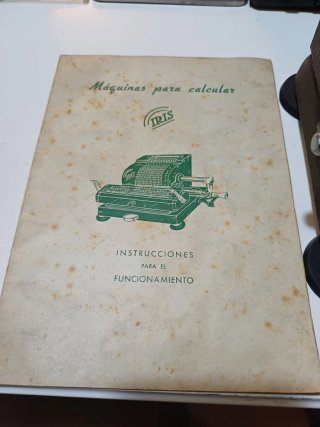 Calculadora Mecánica Antigua IRIS