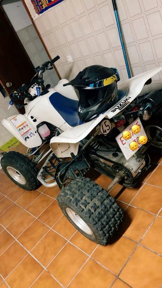 Suzuki LTZ-400 Blanco