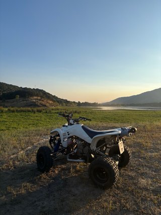 Suzuki LTZ-400 Blanco