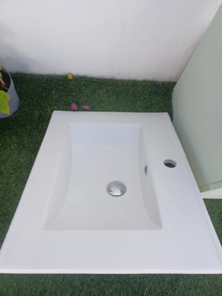 Lavabo de cerámica blanco