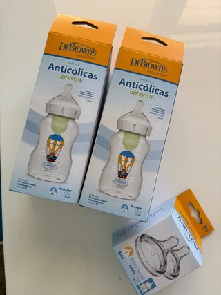 Biberones nuevos Dr. Brown's. Anticólicos.
