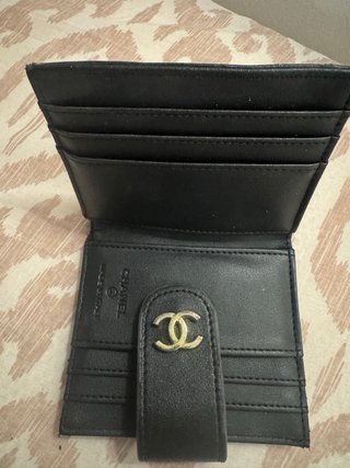 Portacarte Chanel nero con logo dorato