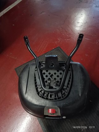 Baúl Givi Shad Yamaha Xmax 125 INCLUYE SOPORTES