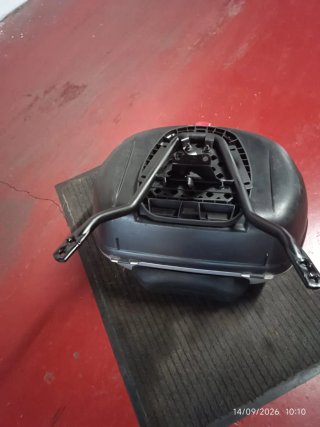 Baúl Givi Shad Yamaha Xmax 125 INCLUYE SOPORTES