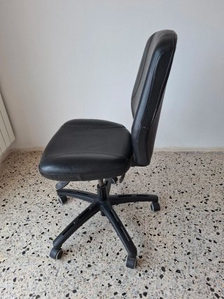 Silla de oficina negra IKEA