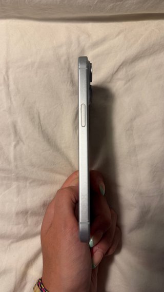 iPhone 15 Plata - Buen Estado