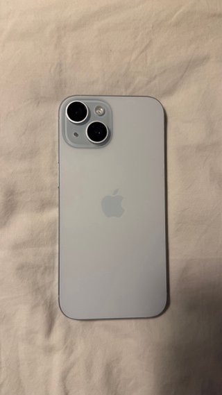 iPhone 15 Plata - Buen Estado