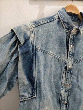 Chaqueta vaquera FR desgastada