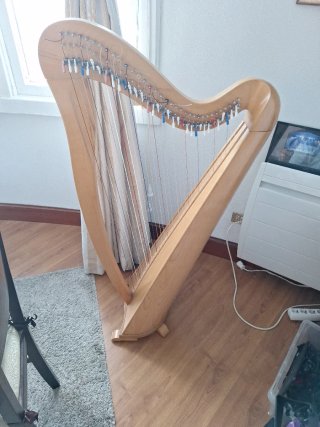Arpa de madera
