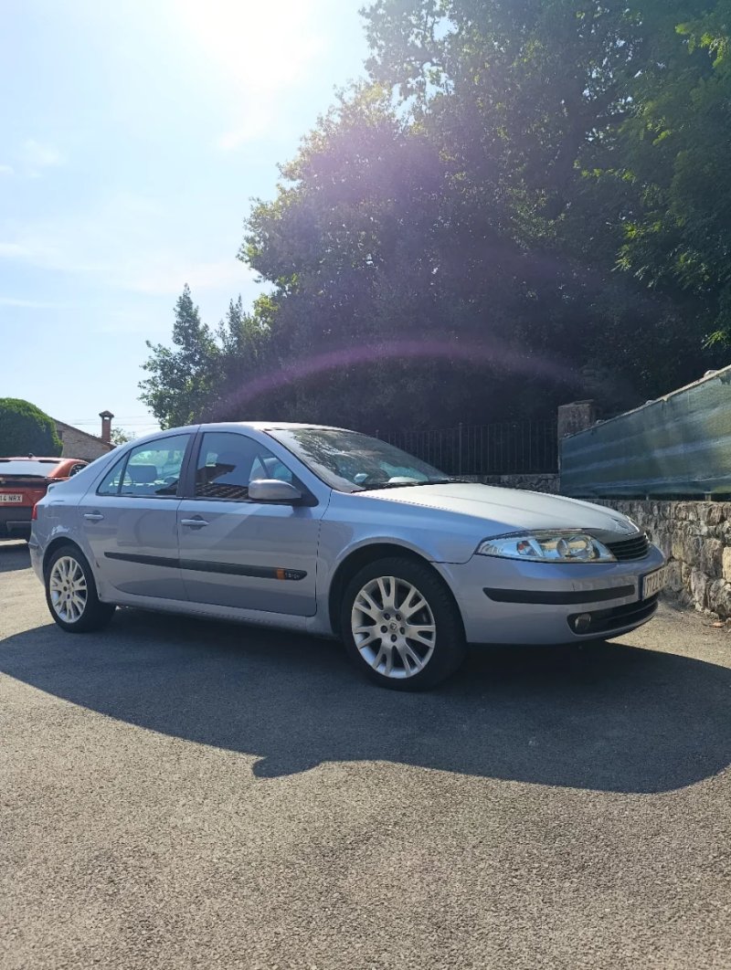 Renault Laguna 2001 gasolina - foto 1