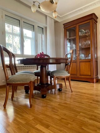 Conjunto Comedor Vitrina Madera Estilo Neoclásico