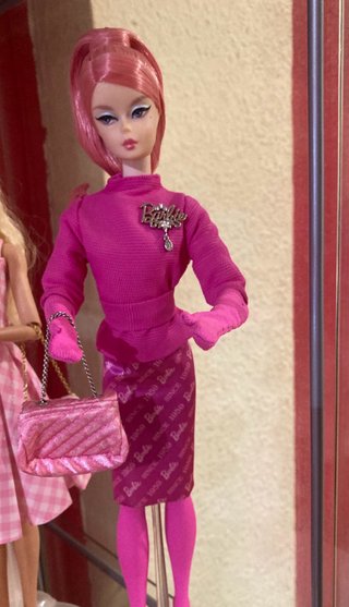 Barbie Rosa Conjunto Falda y Suéter
