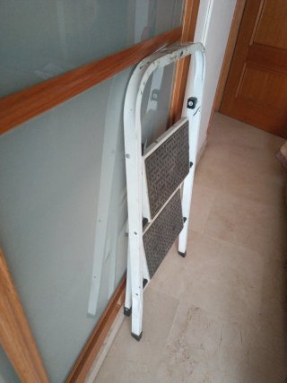 Escalera plegable 2 peldaños