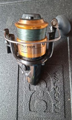 Carrete Pesca Shimano Baitrunner 8000D