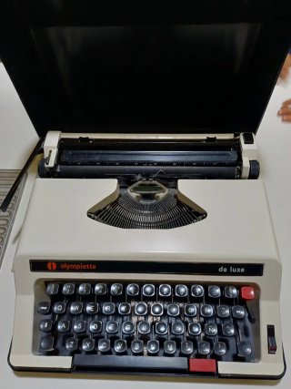 Máquina de escribir Olympiette de luxe