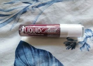 Pintalabios wet n wild catsuit berry